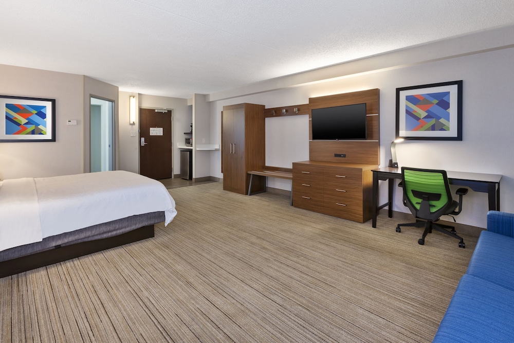 HOLIDAY INN EXPRESS WALDORF 22/64