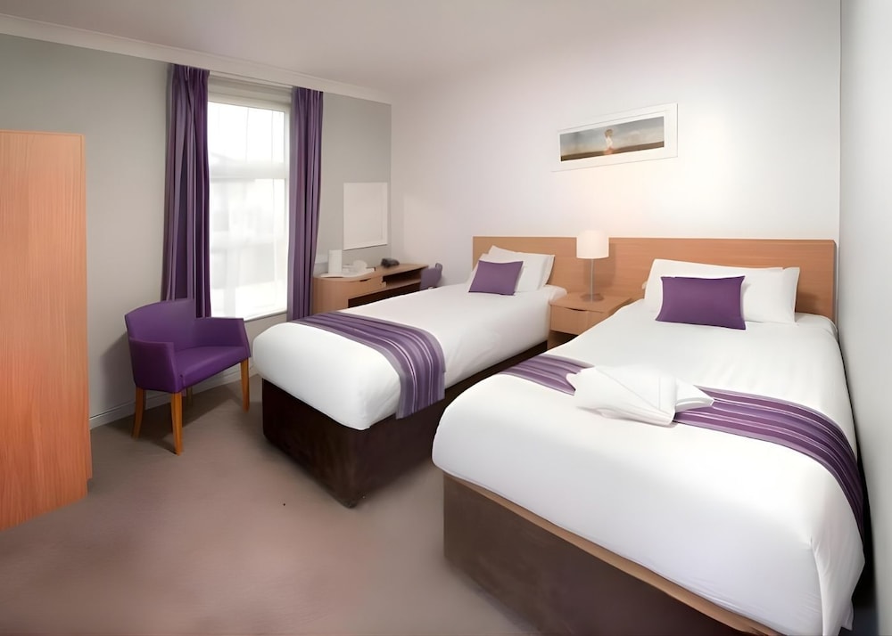 Carlton Hotel 29/68