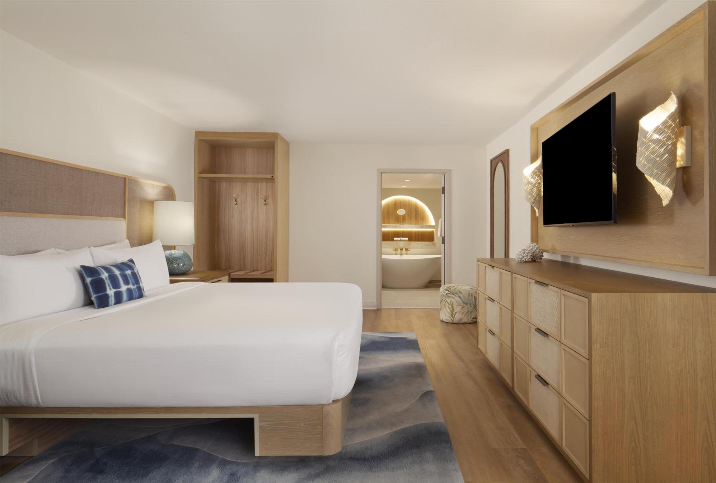 1 Bedroom, Palm, Suite, King Bed, Water Front, Sofa, Kitchenette