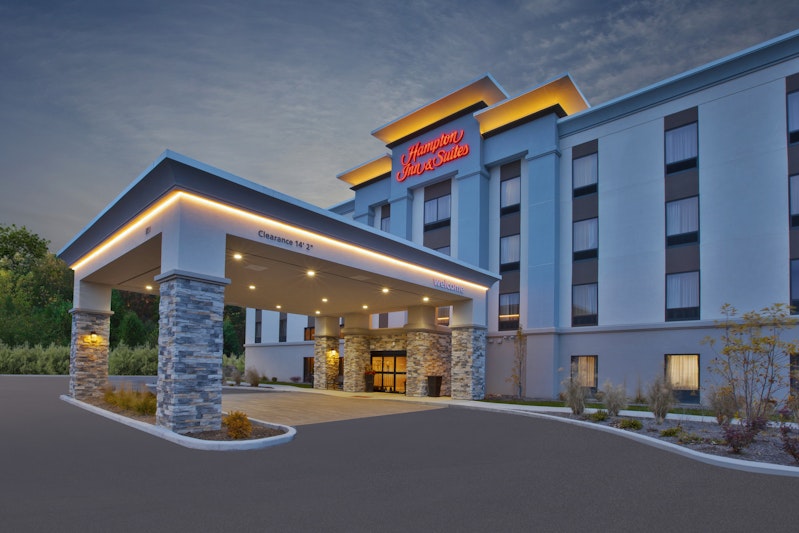 Hampton Inn & Suites Alliance 2/36