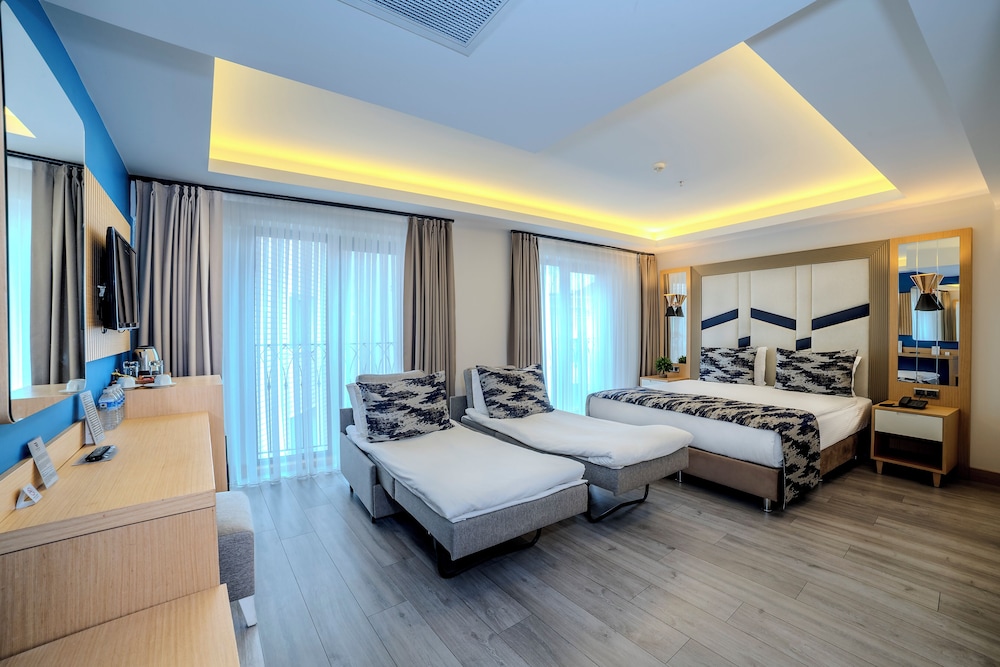 غرفة عائلية رباعية بسرير كوين مع أريكة، Downtown Sirkeci Hotel 2/10
