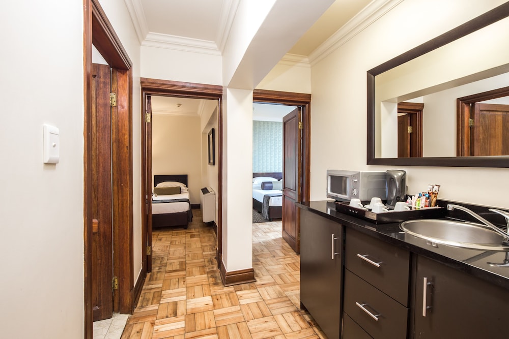 Belaire Suites 46/50