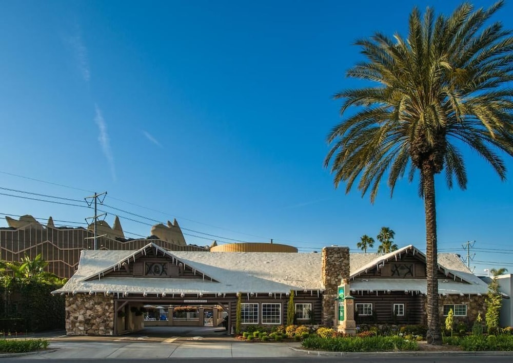 Alpine Inn Near Convention Center And the Park 4/44