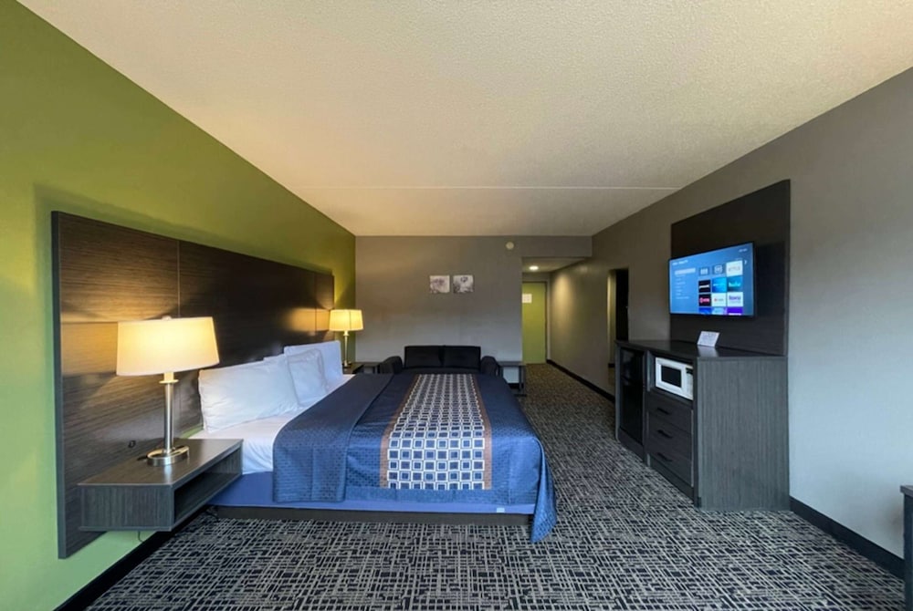 SUITE, KING BED