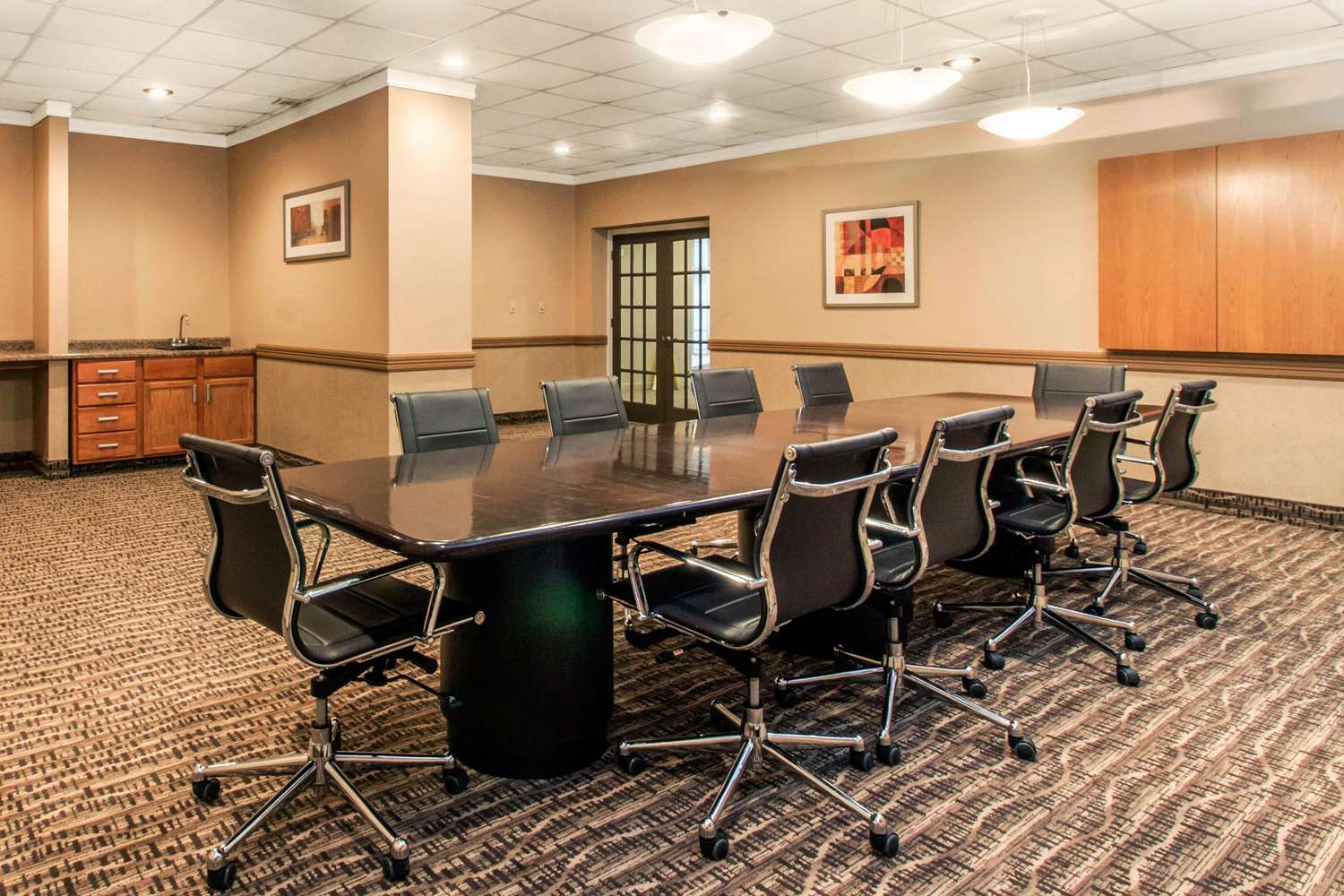 Comfort Inn and Suites Omaha Central 37/42