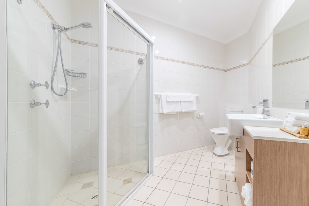 Terrigal Sails Serviced Apartments 24/63