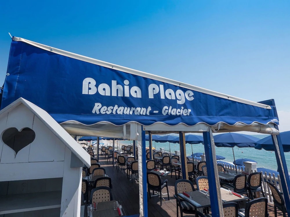 Bahia Hotel 3/50
