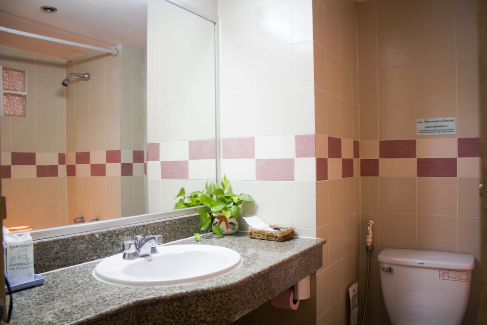 BCP Hotel, Ban Chang Rayong 50/50