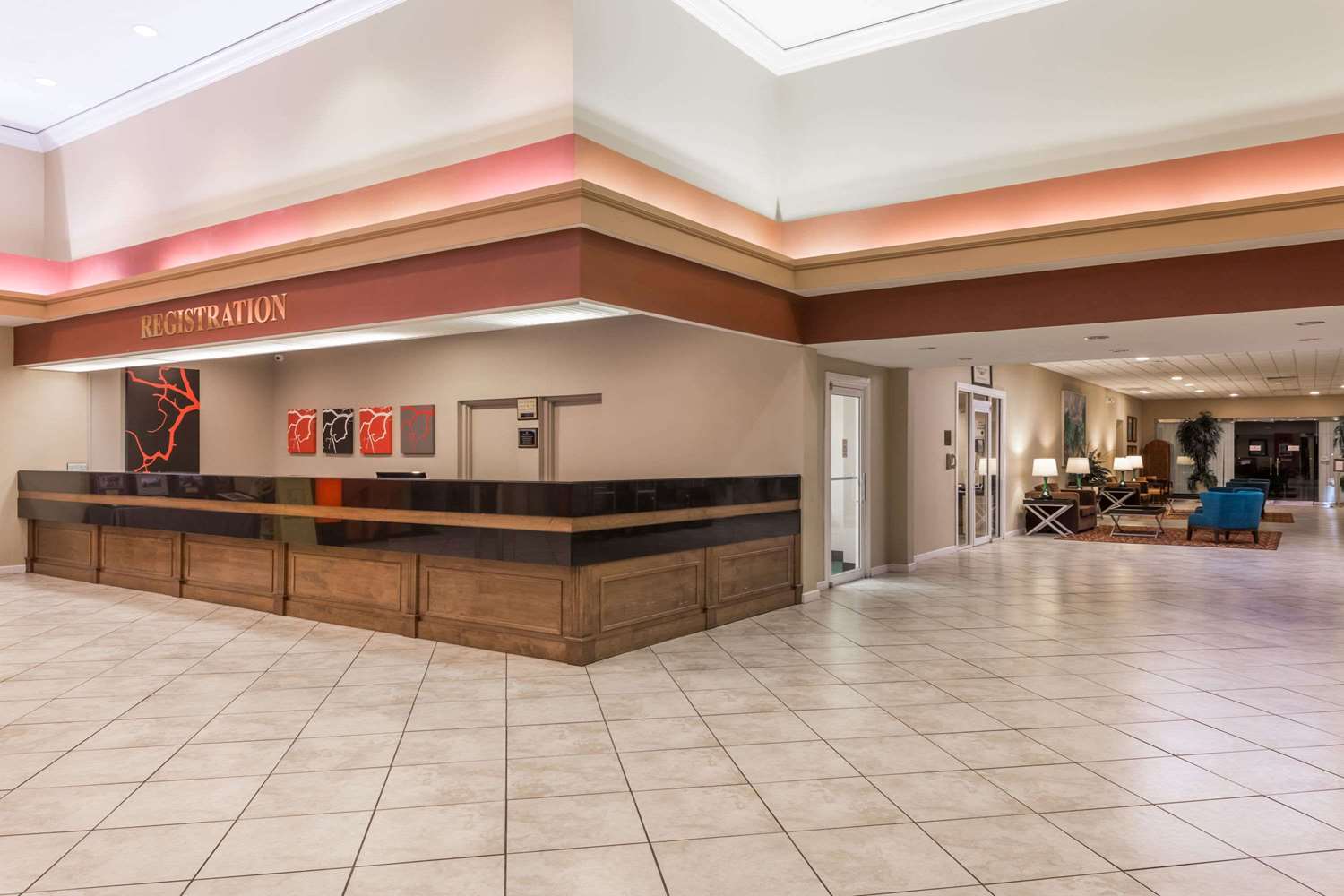 Lobby at Ramada by Wyndham Kissimmee Gateway, KISSIMMEE - FL