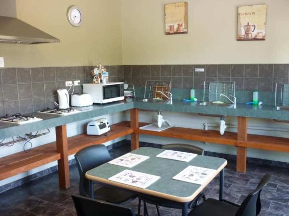 restaurant cafeteria