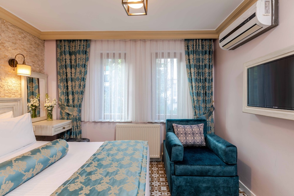 Agora Guesthouse & Hostel 44/70