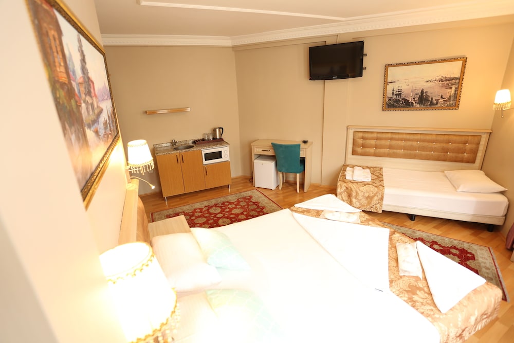 2 BEDROOMS, FAMILY SUITE