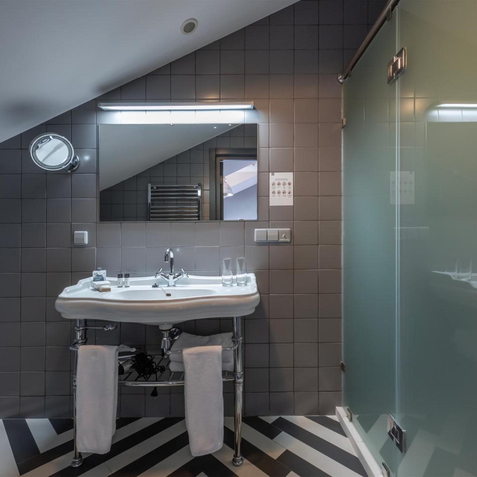 Kabadoni Boutique Hotel 38/60