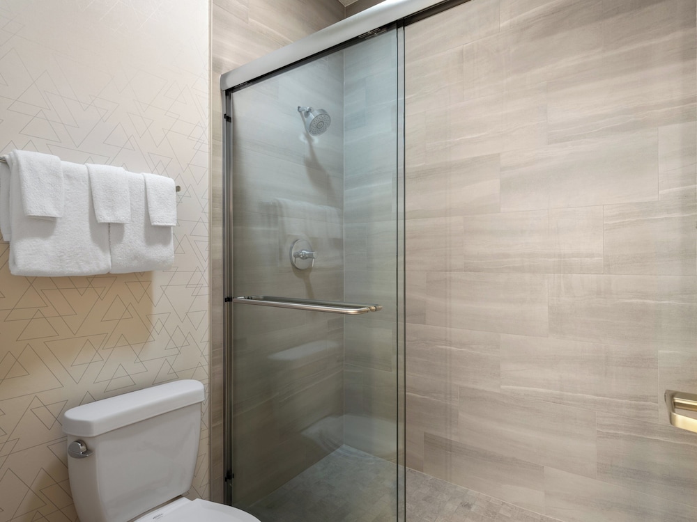 Holiday Inn Express Meadville(I-79 Exit 147a) 63/63