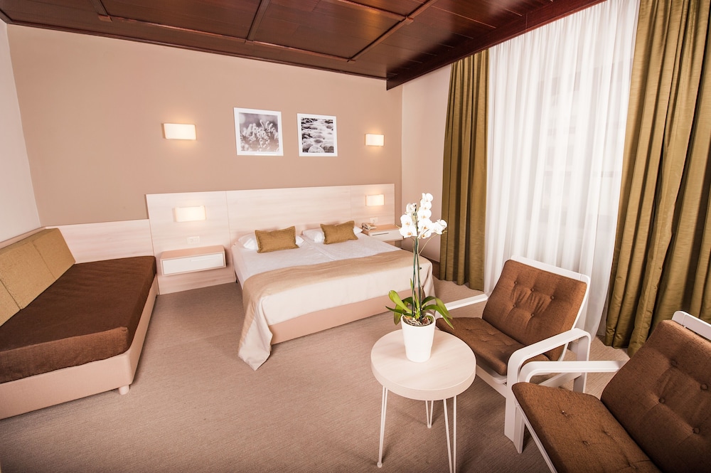 Hotel Zagreb - Health & Beauty 49/76
