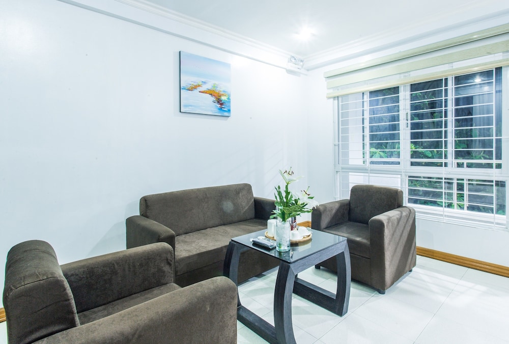 Grand Blue Beach Hotel 55/77