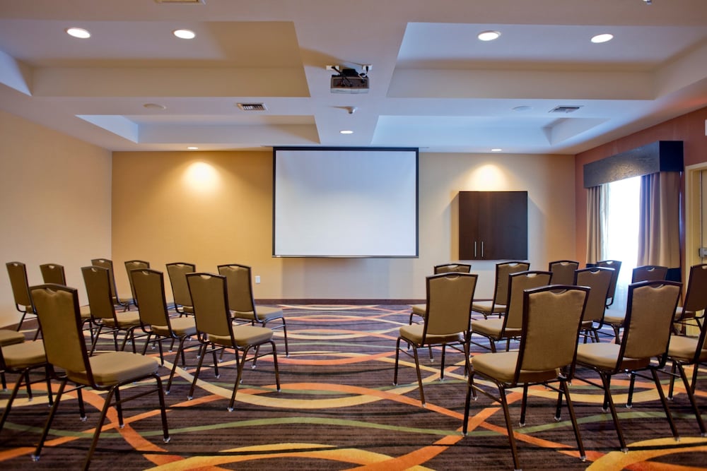 Holiday Inn Express Hotel And Suites Prattville South 47/53