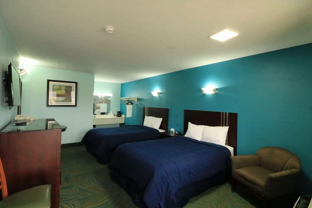 Travelodge by Wyndham Parkersburg 1/13