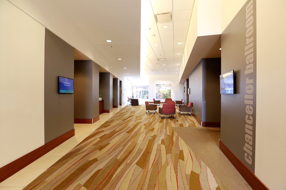 I Hotel And Conference Center 8/37