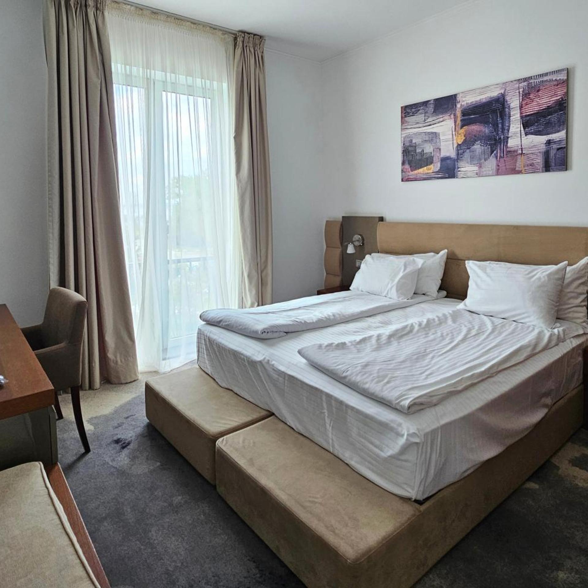 Suite, No Sea View