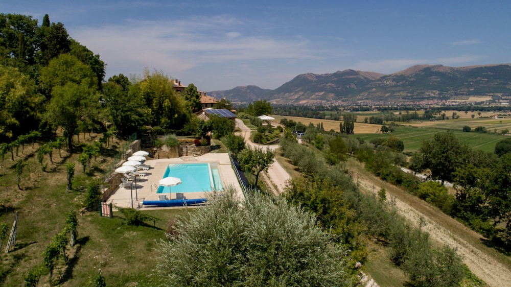 Agriturismo Fonte Chiara 32/35