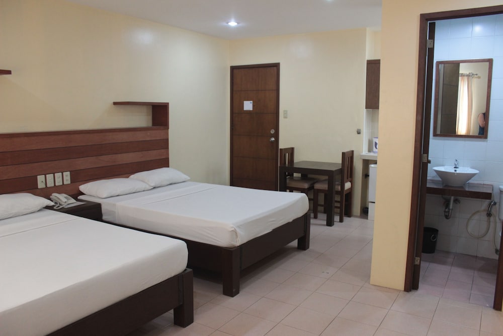 Joyce Apartelle Kalentong 18/49