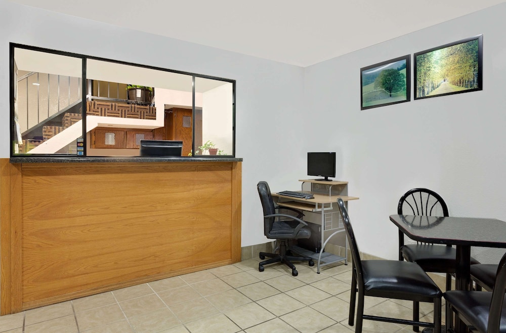 Super 8 by Wyndham Waynesboro 31/36