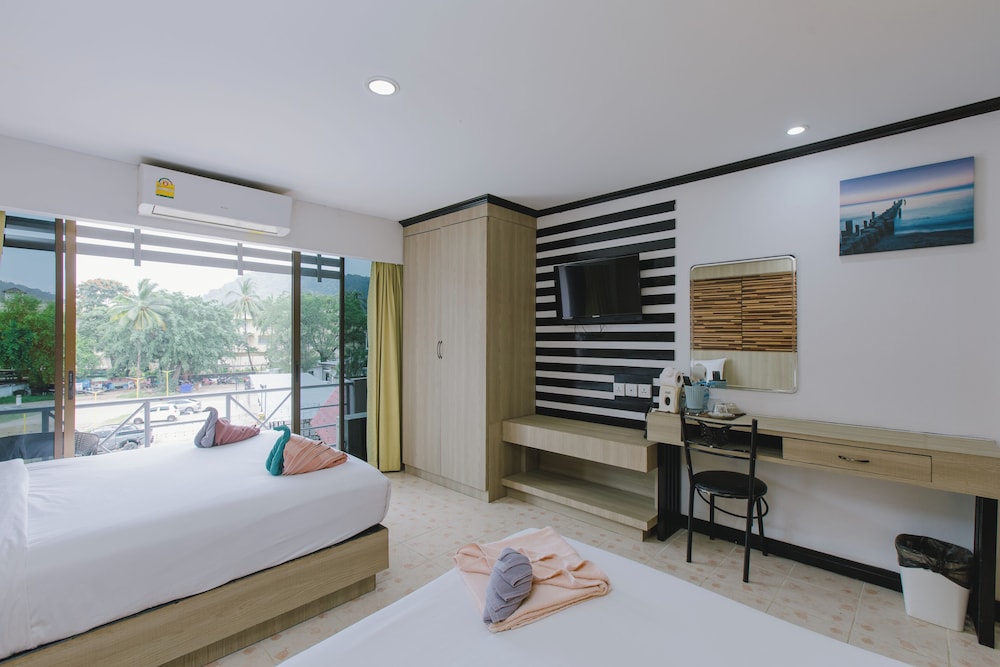 Royal Beach Residence 30/50
