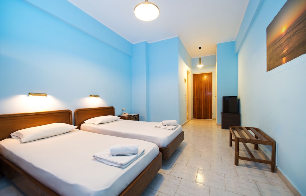 California Beach Hotel - Adults Only 12/48