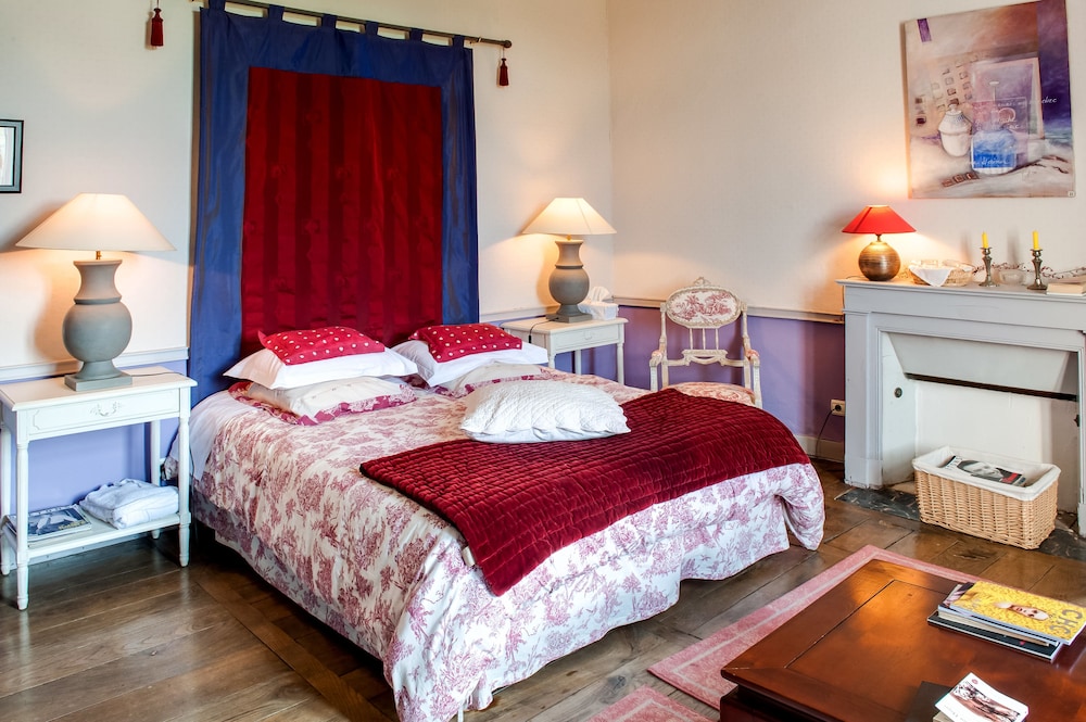 Vip, Family Suite, Queen and Twin Beds