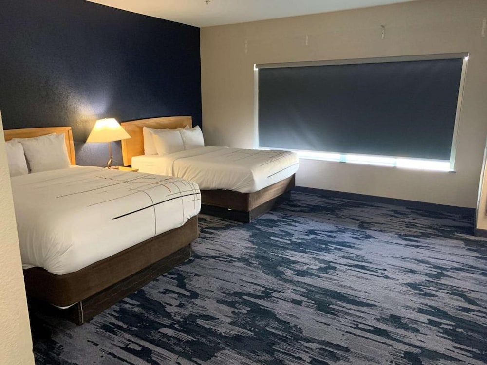 STUDIO, SUITE, KING BED