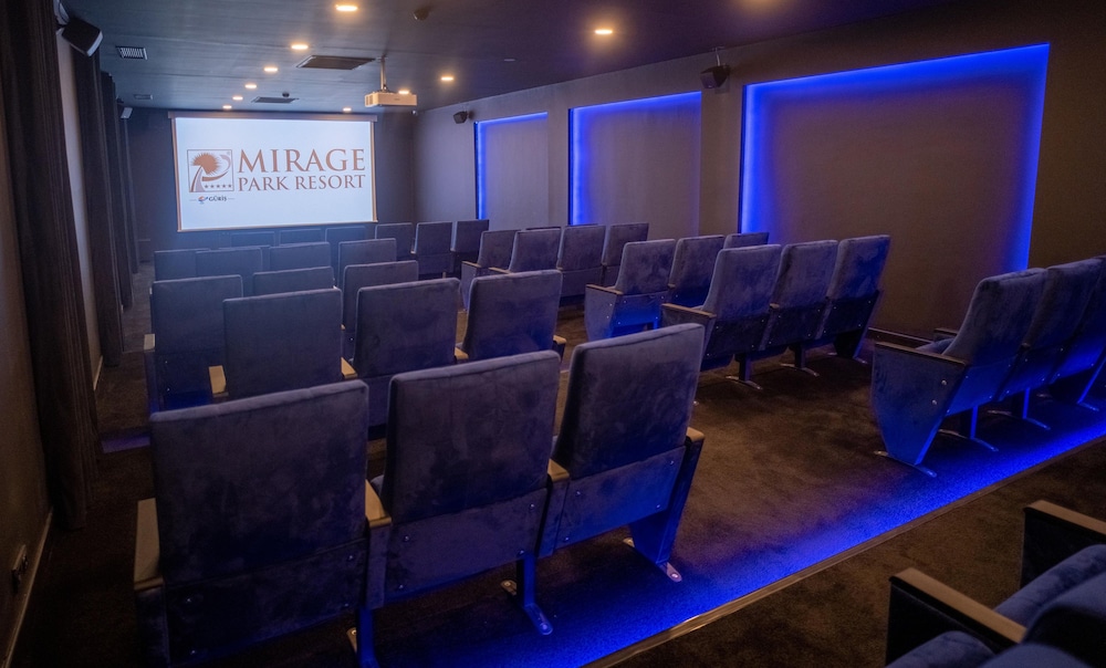 Mirage Park Resort Hotel 65/79