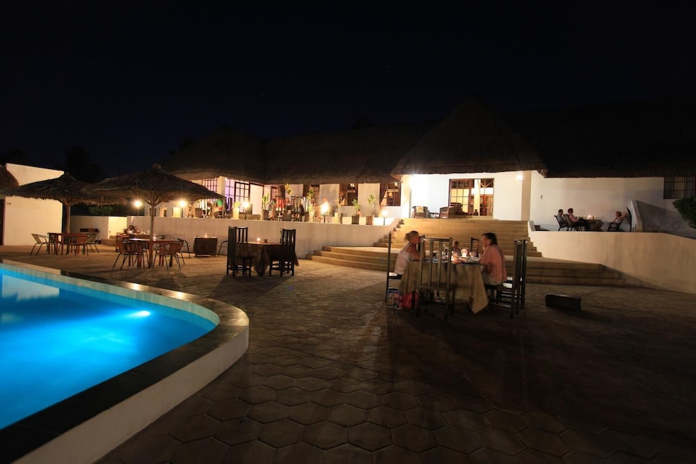Blue Moon Beach Holiday Resort 2/32