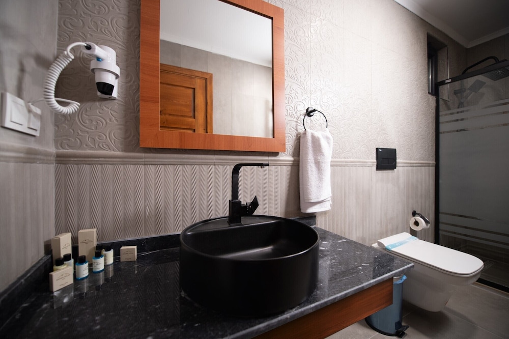 Ahiska Palas Otel 44/46