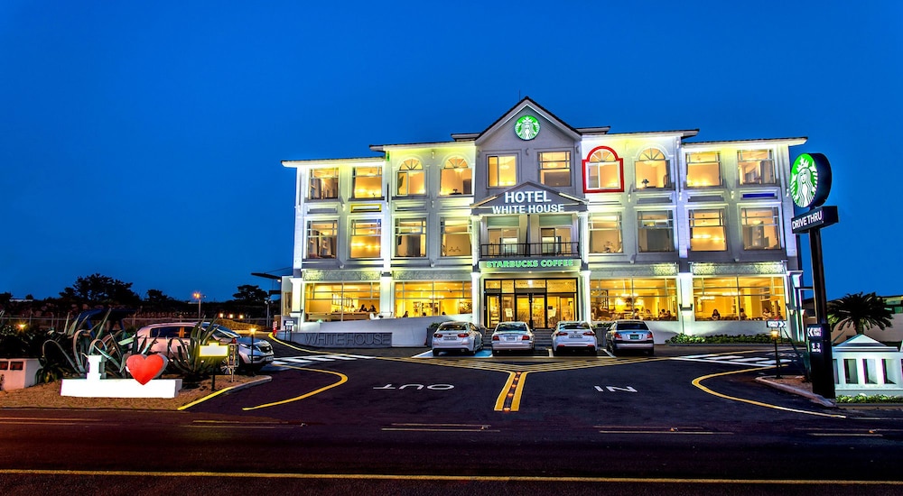 Hotel White House 2/50