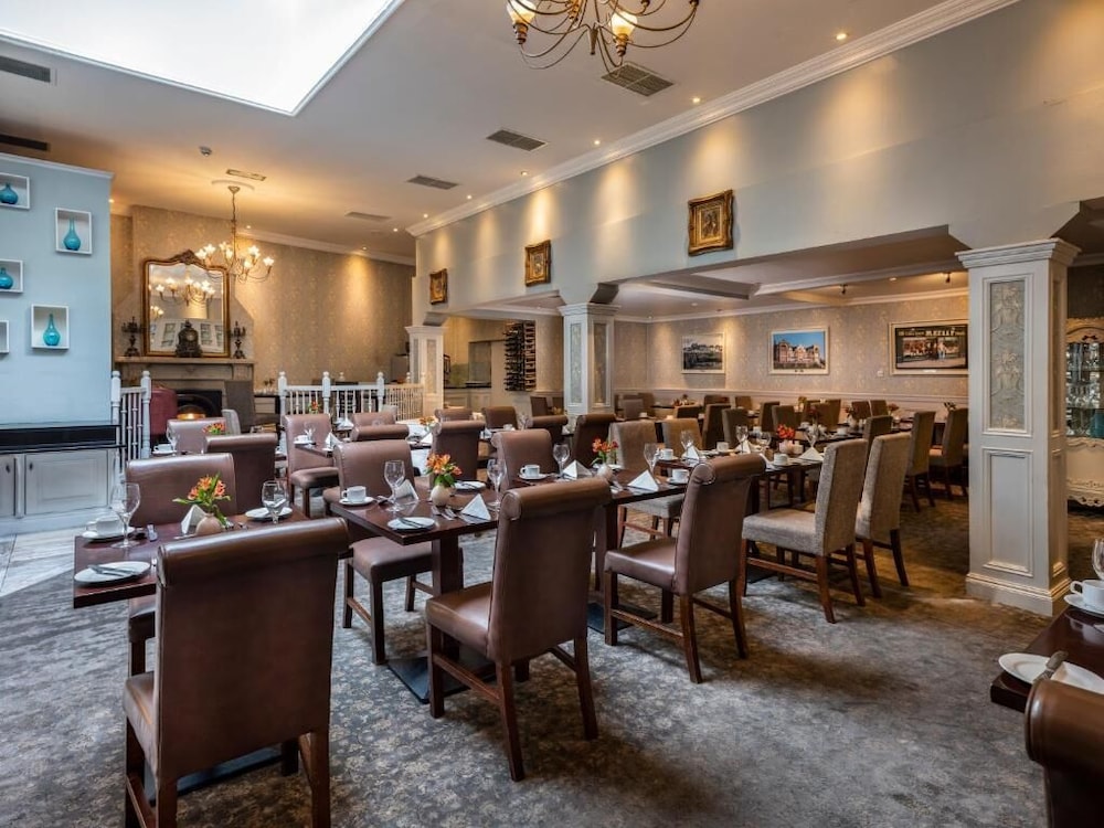 Treacys Hotel Enniscorthy 51/63
