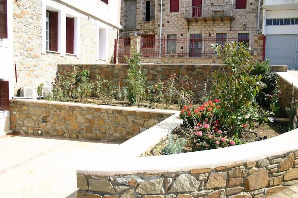 Yasemi of Chios 28/29