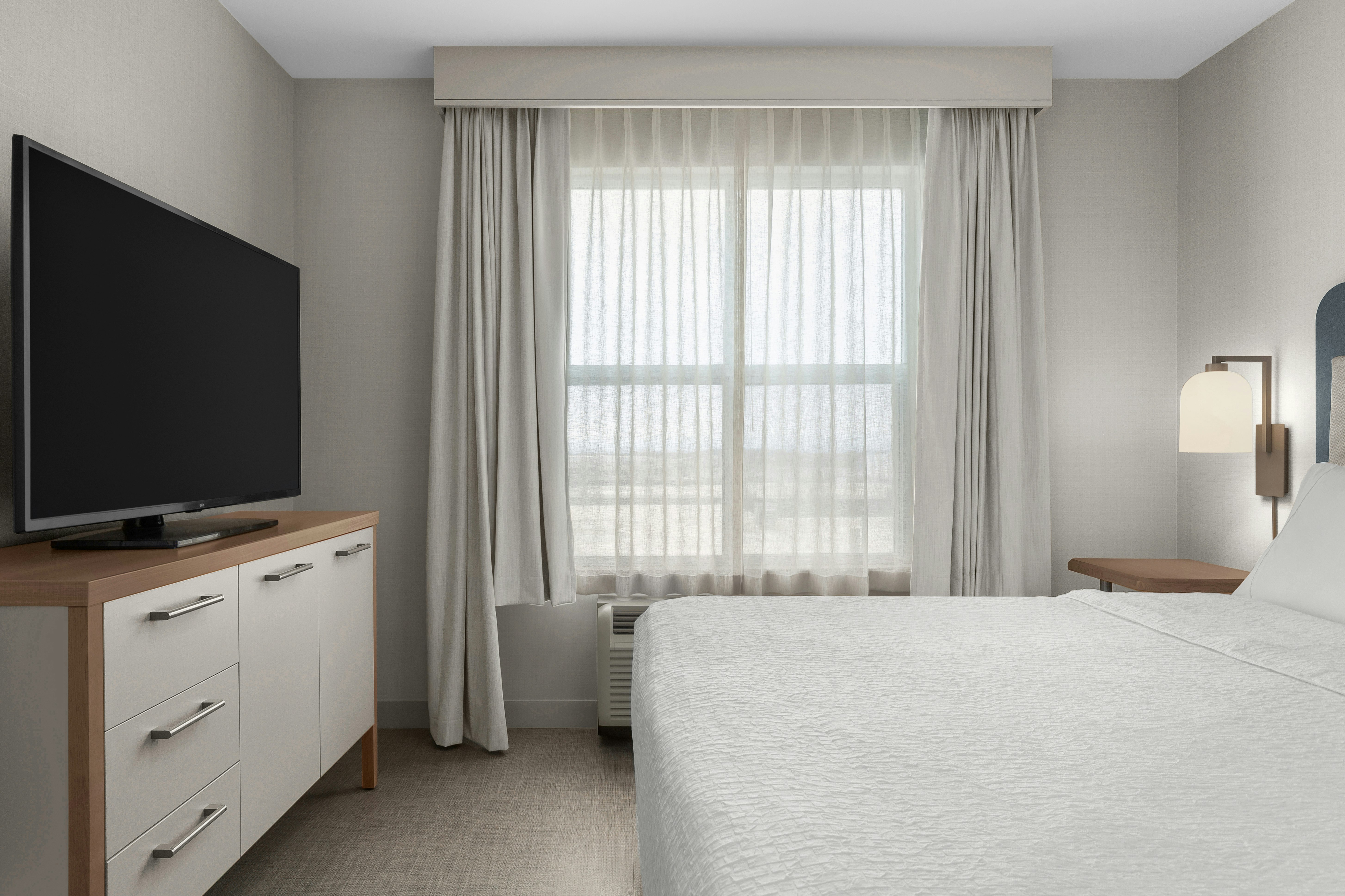 1 BEDROOM, SUITE, KING BED