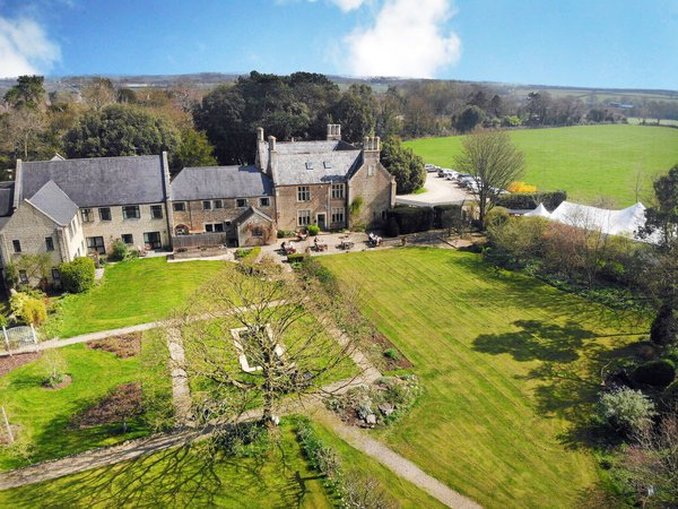Stanton Manor Hotel 19/22