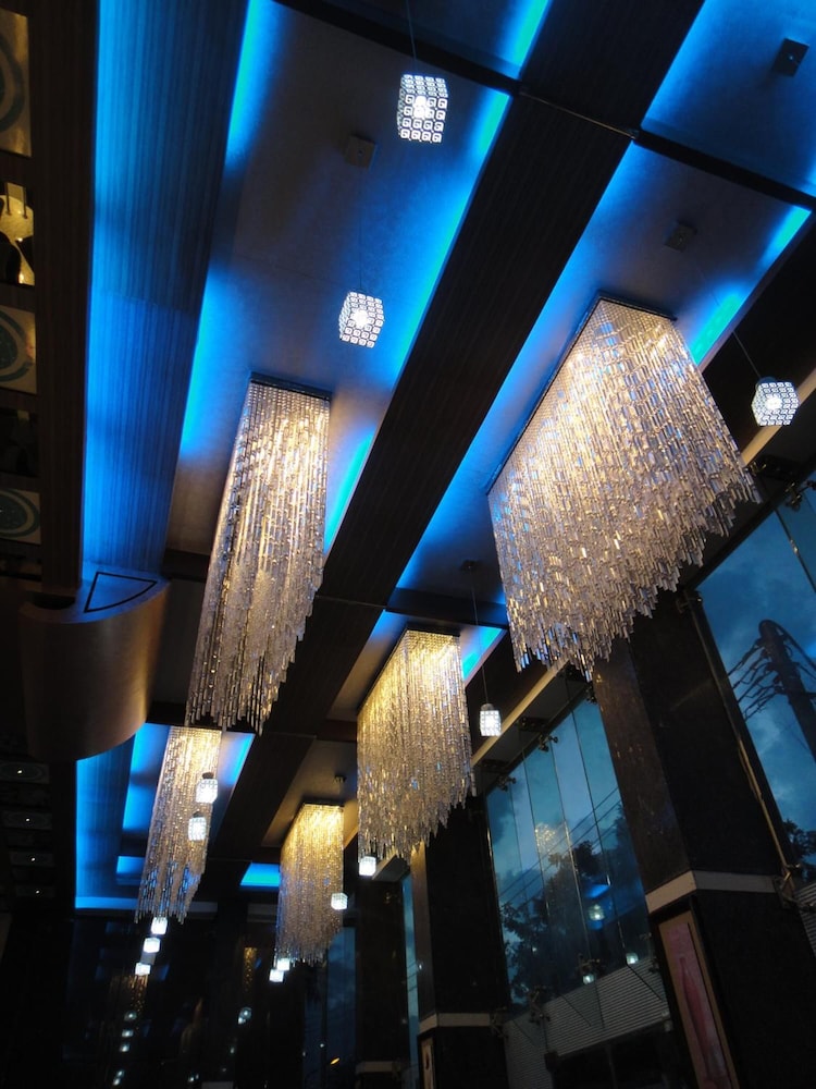 Hotel Orbit 6/52