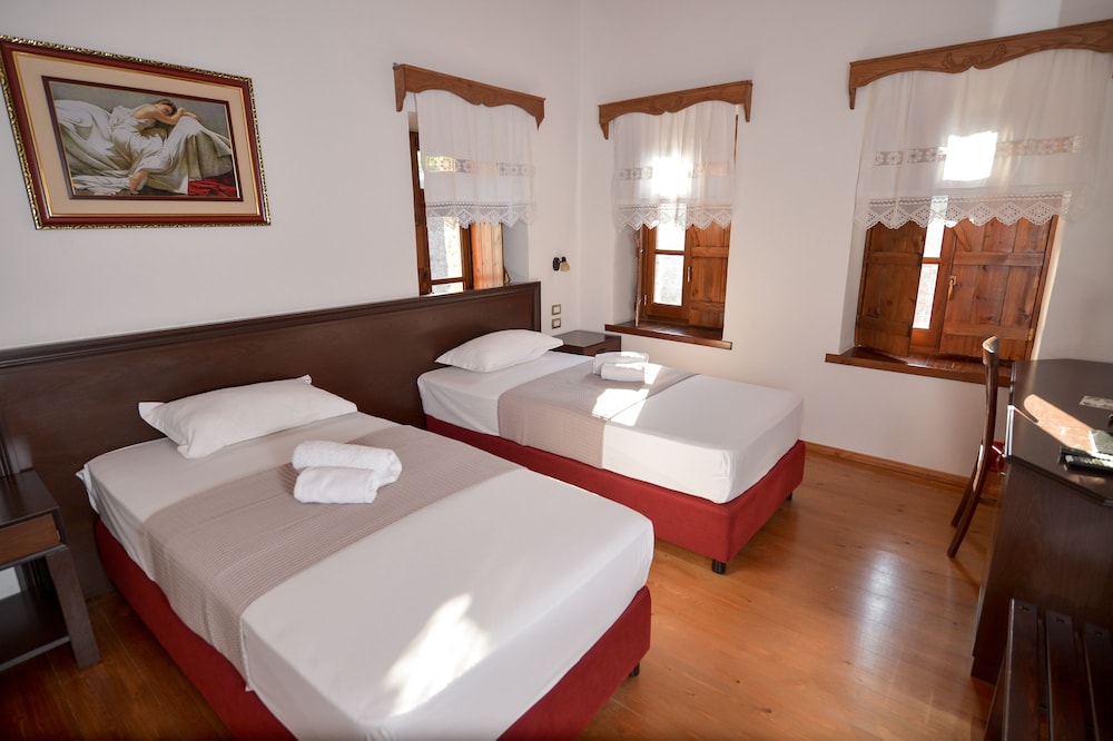 Room at HOTEL KALEMI 2, GJIROKASTER