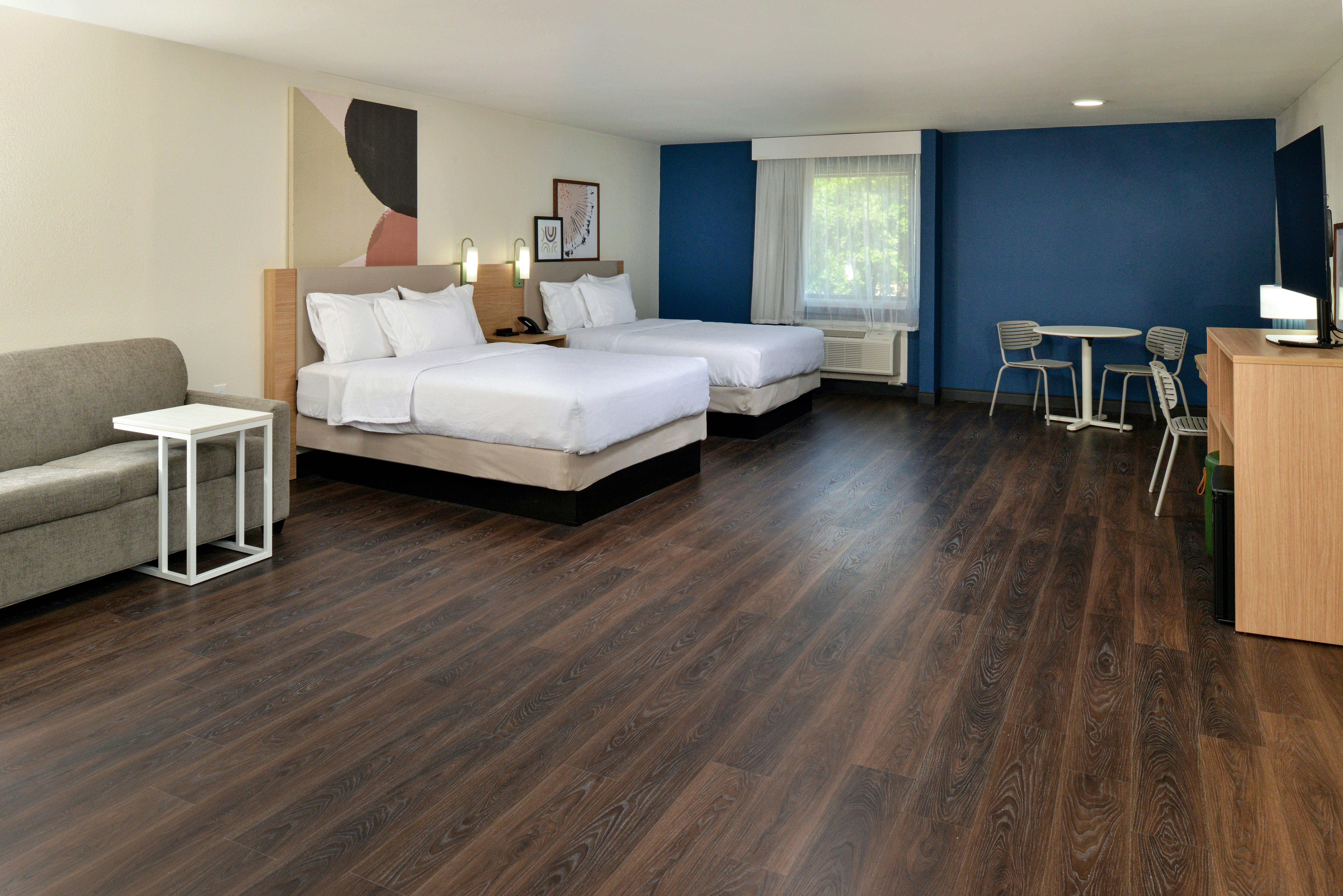 ROOM, 2 QUEEN BEDS, SOFA