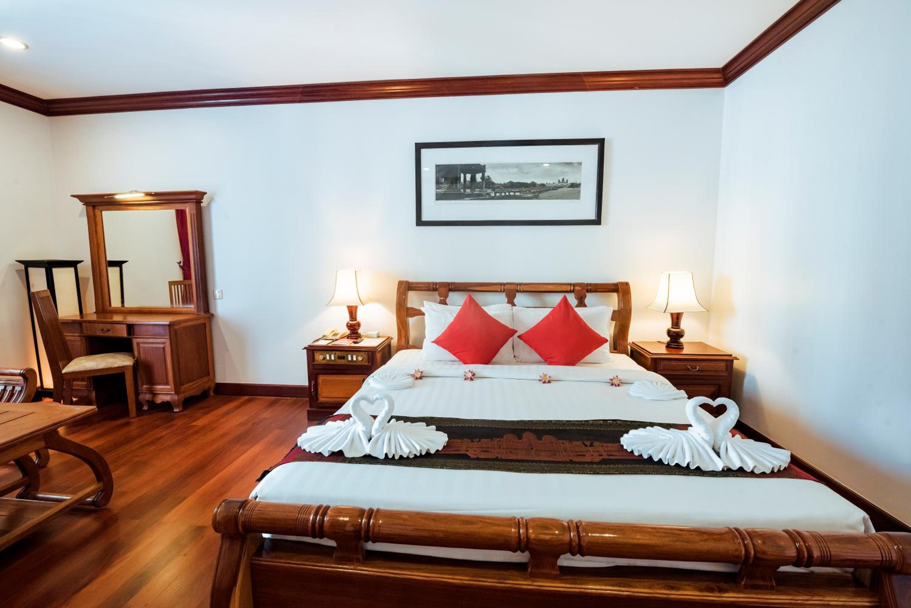 Executive, Suite, Royal Crown Hotel & Spa 2/10