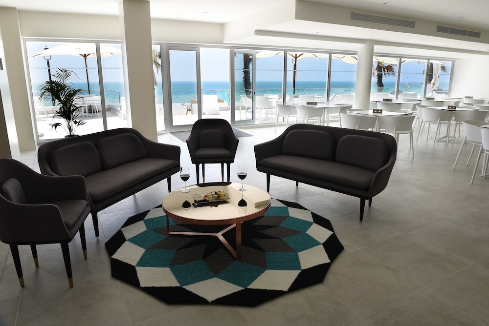 HOTEL AGARO CHIPIONA 13/29