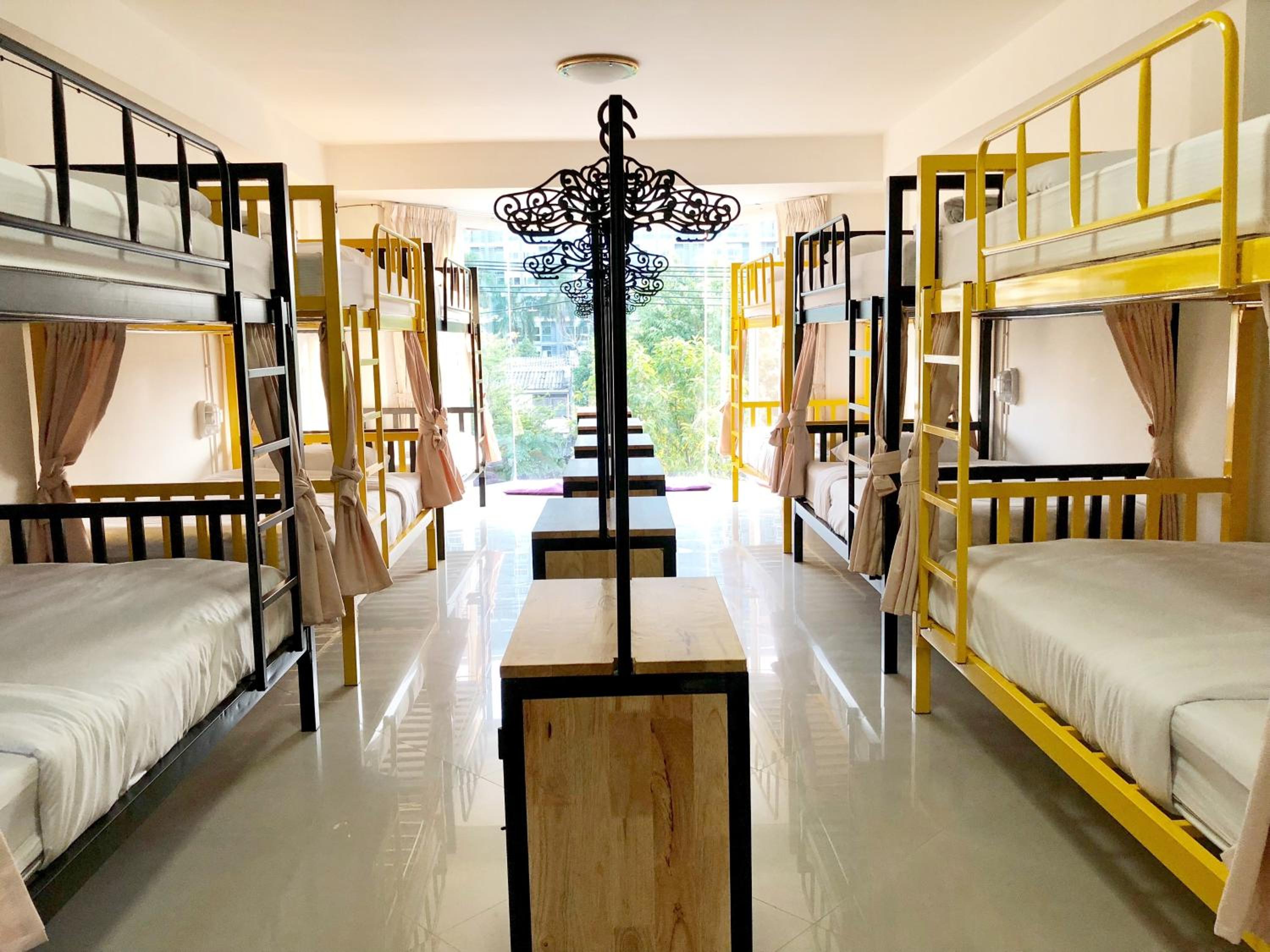 Mixed Dorm, 12 Beds