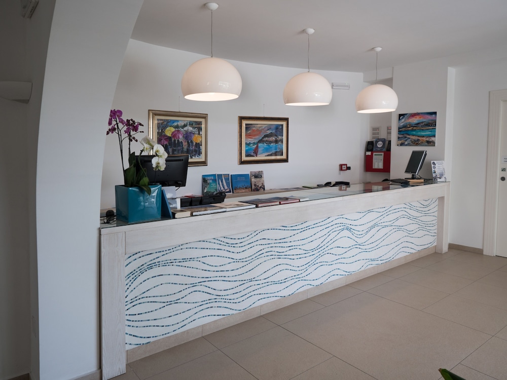 Hotel Cala Reale 4/65