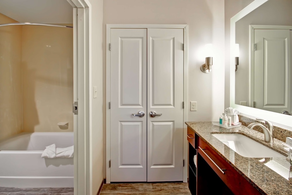 Homewood Suites By Hilton Greeley 11/40