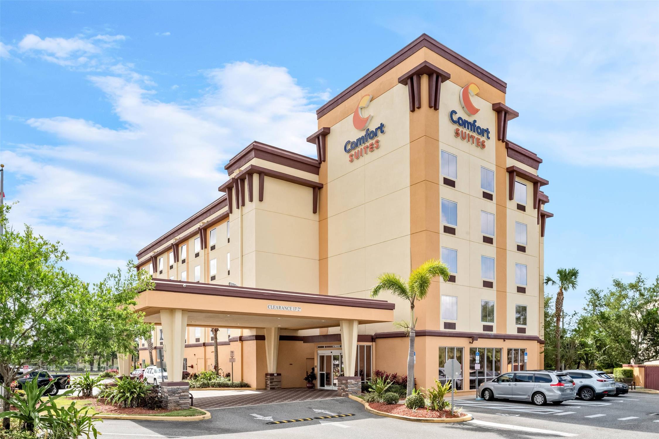 Comfort Suites Orlando International Airport 34/35