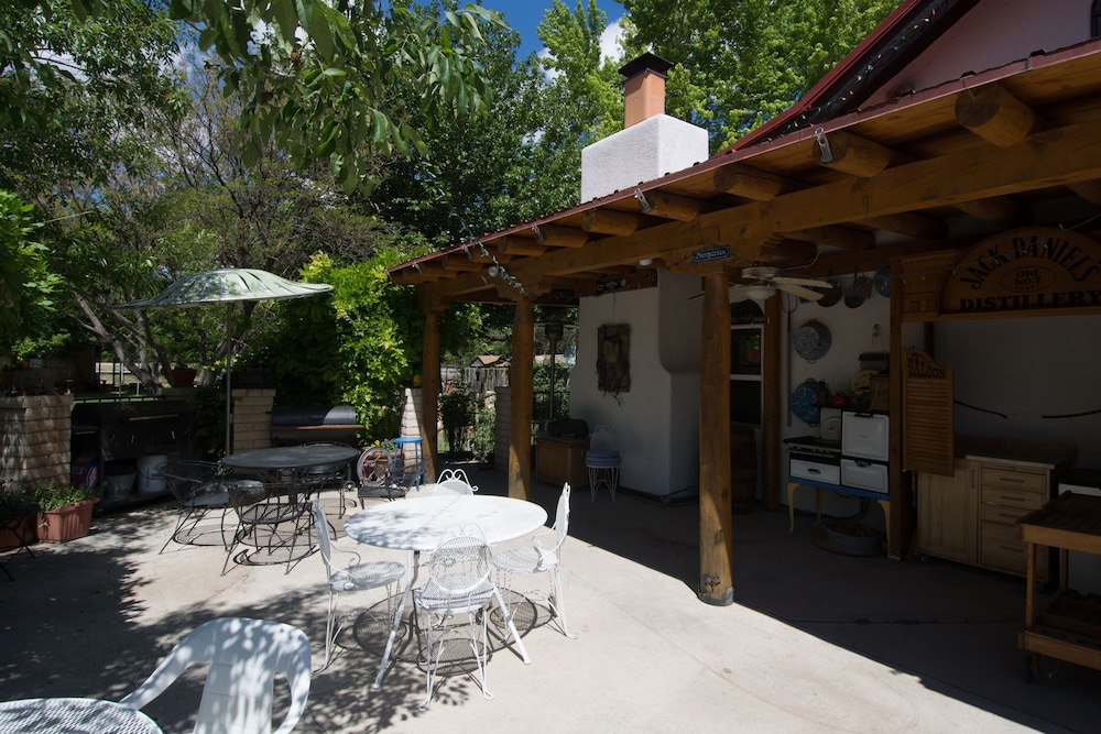 Red Horse Vineyard Bed & Breakfast 63/66