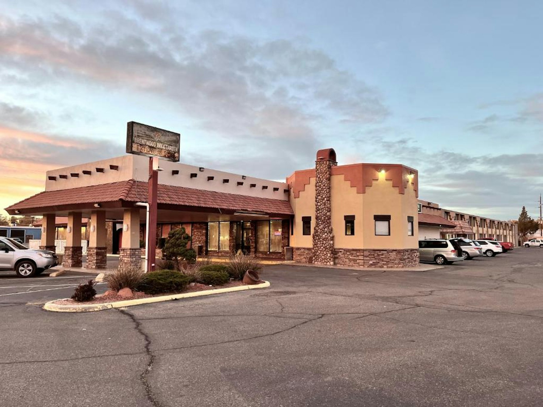 Brentwood Inn and Garden 43/47